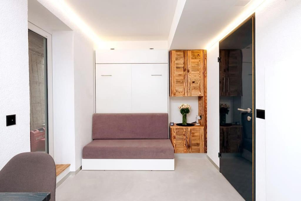 Small But Wow! Studio With Pool @ The Central Lake Кранс Монтана Екстериор снимка