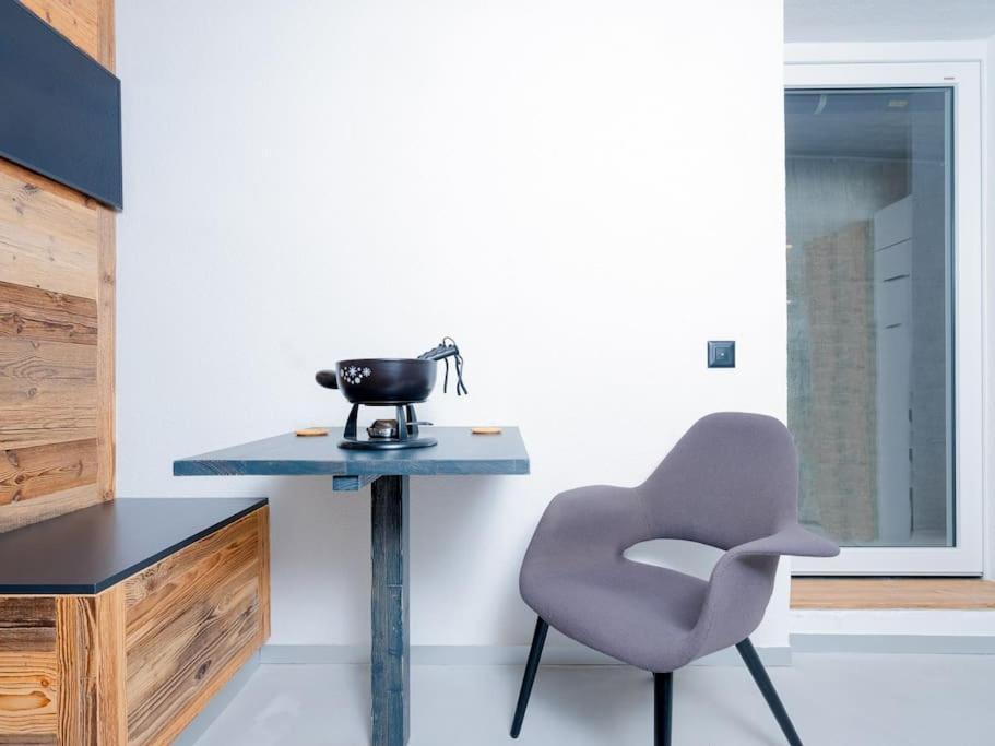 Small But Wow! Studio With Pool @ The Central Lake Кранс Монтана Екстериор снимка