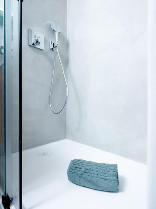 Small But Wow! Studio With Pool @ The Central Lake Кранс Монтана Екстериор снимка